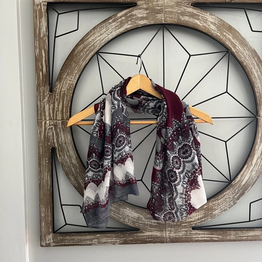 Scarf - Picture 8 of 8